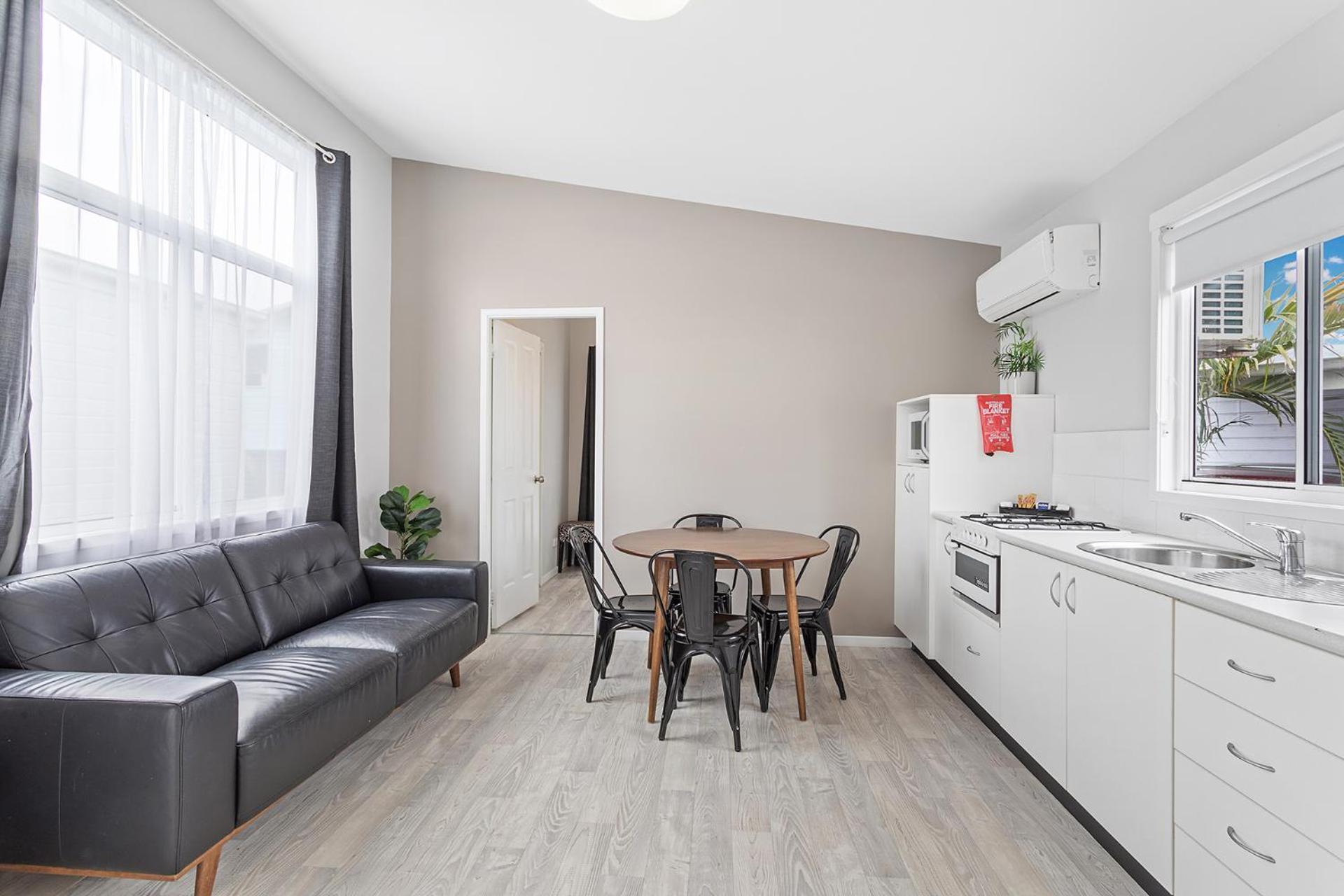 Lifestyle Villages Redhead Room photo